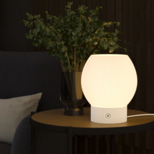 Collection de lampes Linea L allumées – présentation élégante des couleurs disponibles