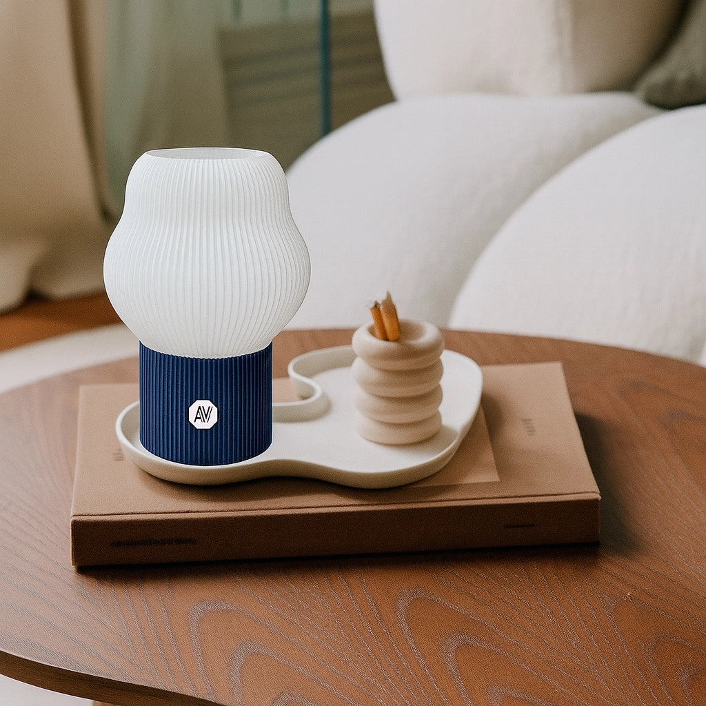 Lampe de chevet CLOUD S en bleu foncé et blanc – design écologique et élégant par AubeVolume