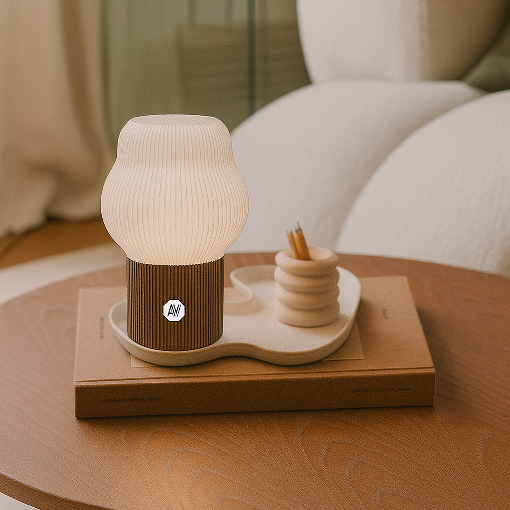 Lampe design CLOUD S avec socle brun cacao et diffuseur blanc – création durable par AubeVolume