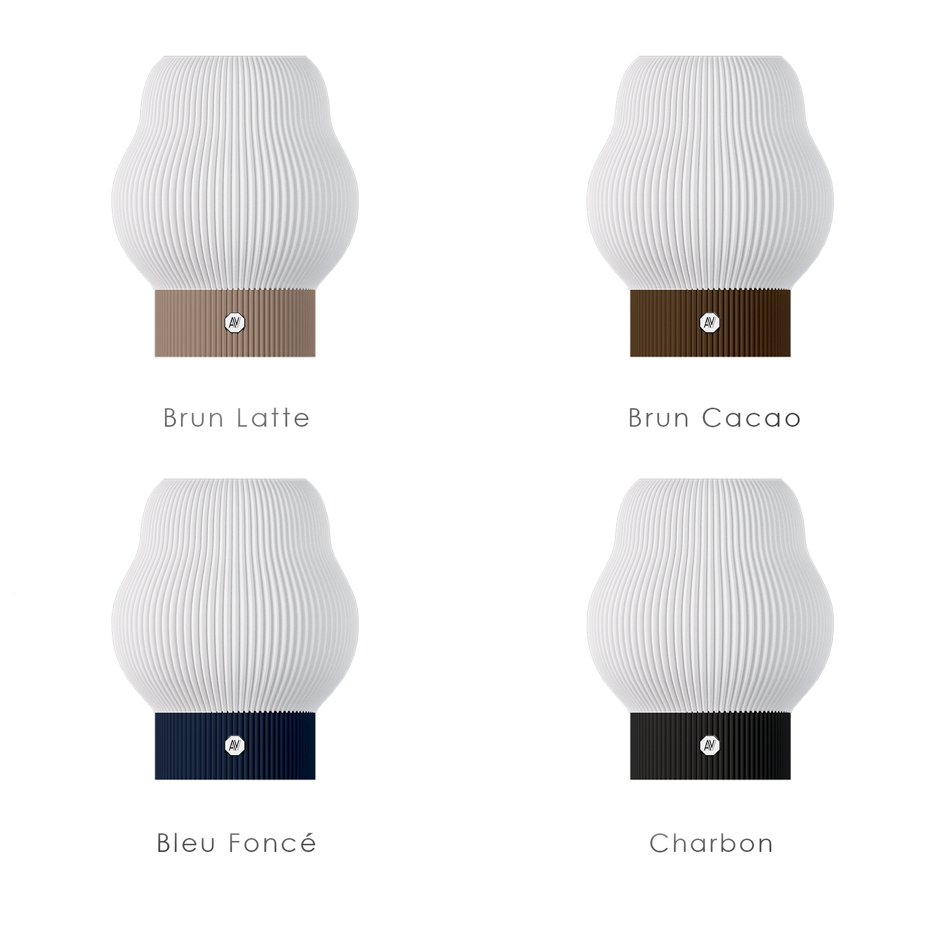 Variations de coloris pour la lampe design AubeVolume Cloud L – pieds en plastique recyclé : Brun Latte, Brun Cacao, Bleu Foncé, Charbon.